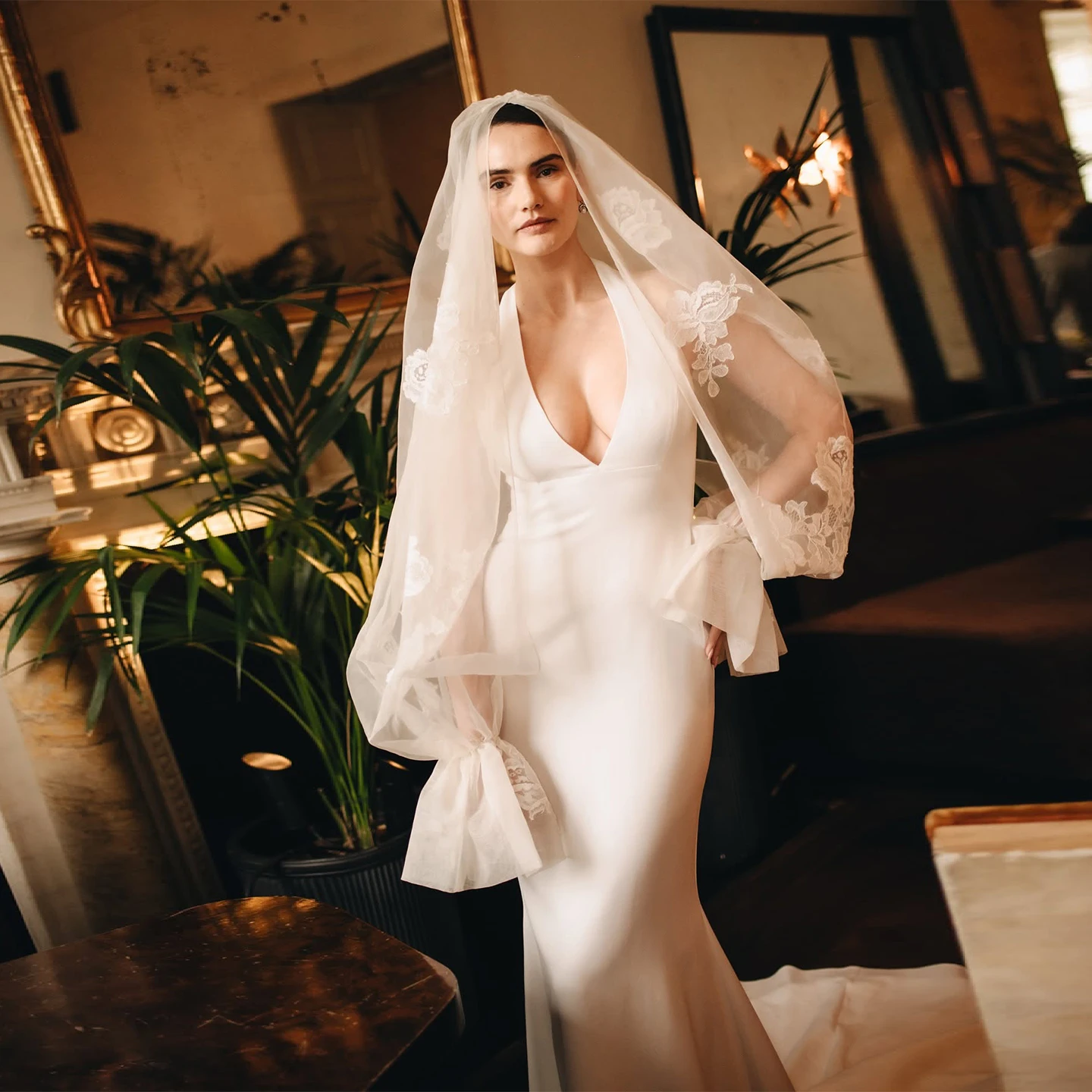 Romantic Floral Lace Applique Organza Bridal Veil With Puff Sleeves Not Include Dress Romantic Bride Veils With Comb
Romantic Floral Lace Applique Organza Bridal Veil With Puff Sleeves Not Include Dress Romantic Bride Veils With Comb
