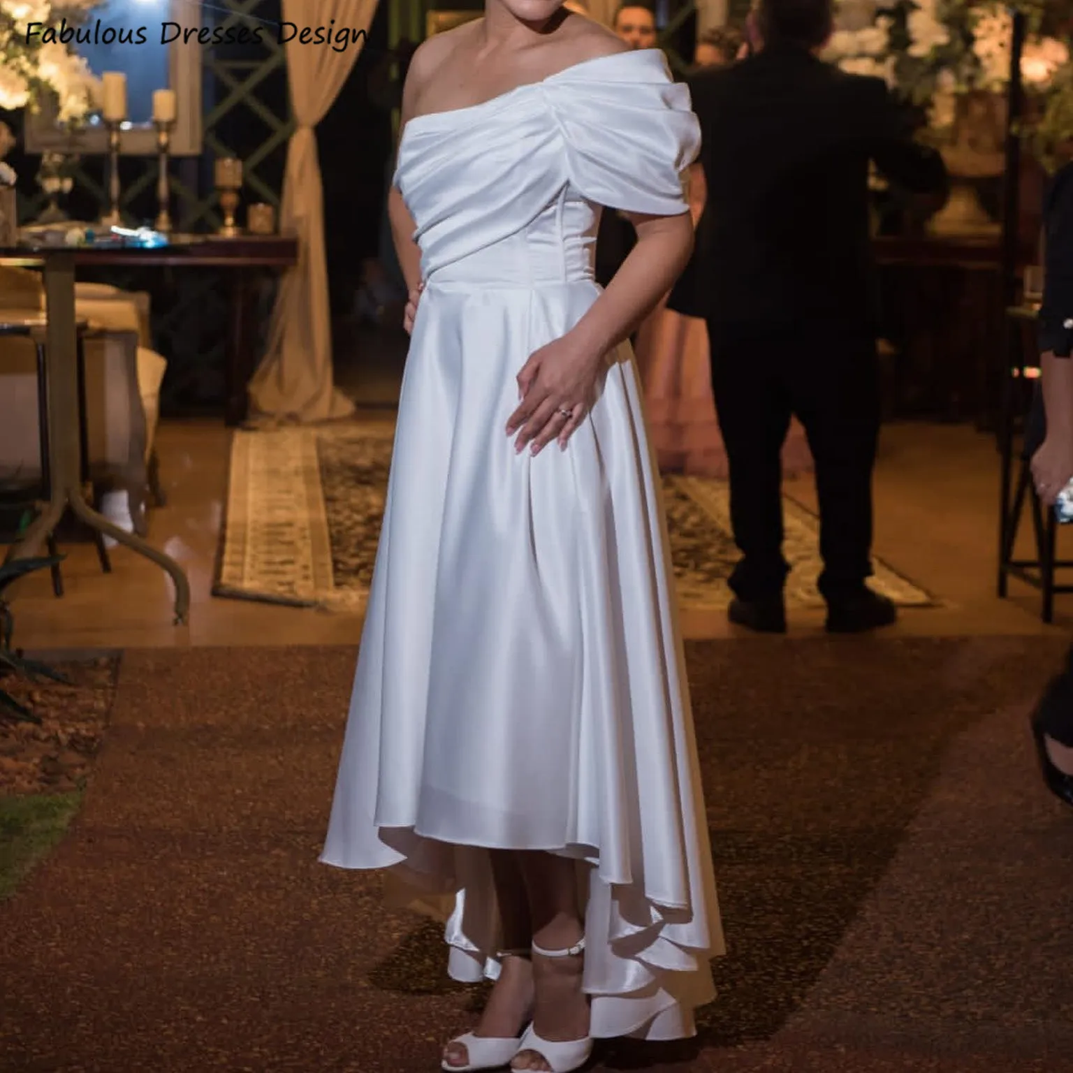 White High-low Bridesmaid Dresses A-line Pleat One Shoulder Wedding Guests Dress Boat Neck Prom Party Gown
White High-low Bridesmaid Dresses A-line Pleat One Shoulder Wedding Guests Dress Boat Neck Prom Party Gown