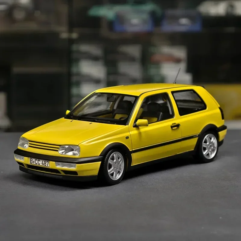 1/18 Car Model VW Golf GTI MK3 1994 Metal Diecast Hot Hatch Supercar Miniature Scale Vehicle Collection Home Decoration Gift
1/18 Car Model VW Golf GTI MK3 1994 Metal Diecast Hot Hatch Supercar Miniature Scale Vehicle Collection Home Decoration Gift