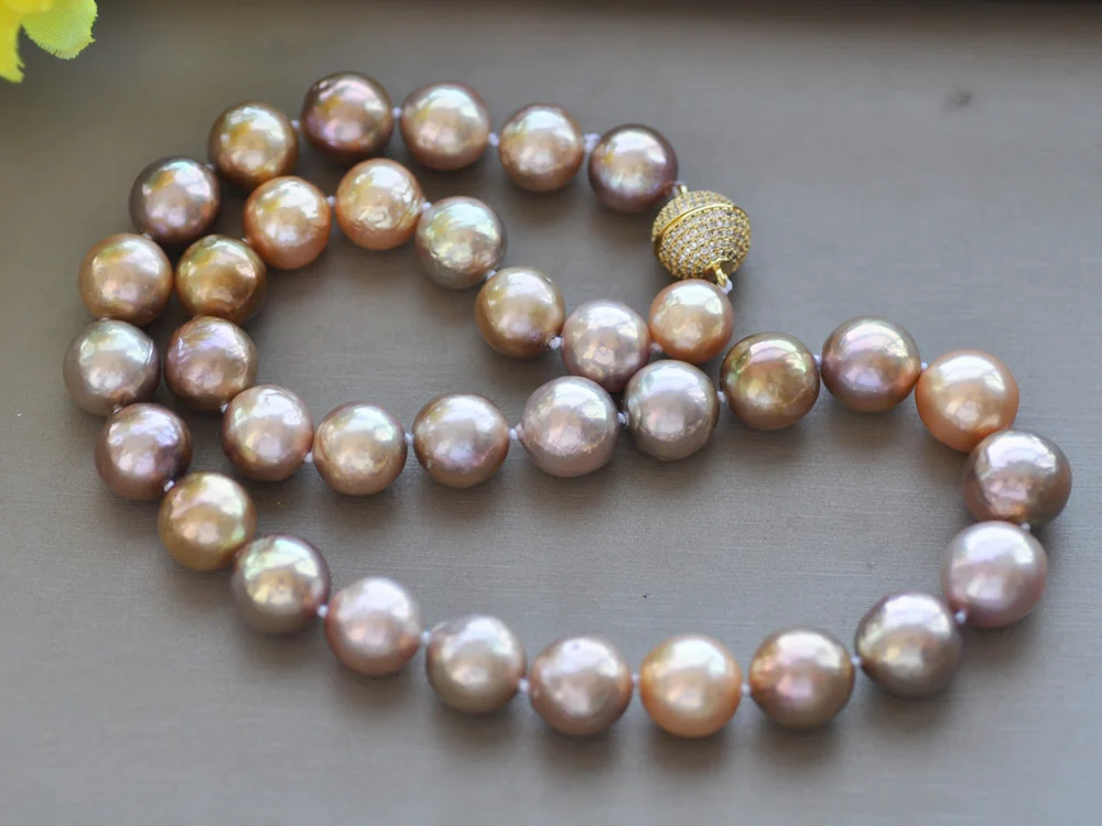 MTC·STAR Metal-Lustre 17.5" 13mm Round Peacock Pink Lavender Edison Pearl Ne cklace (Z10524 )
MTC·STAR Metal-Lustre 17.5" 13mm Round Peacock Pink Lavender Edison Pearl Ne cklace (Z10524 )