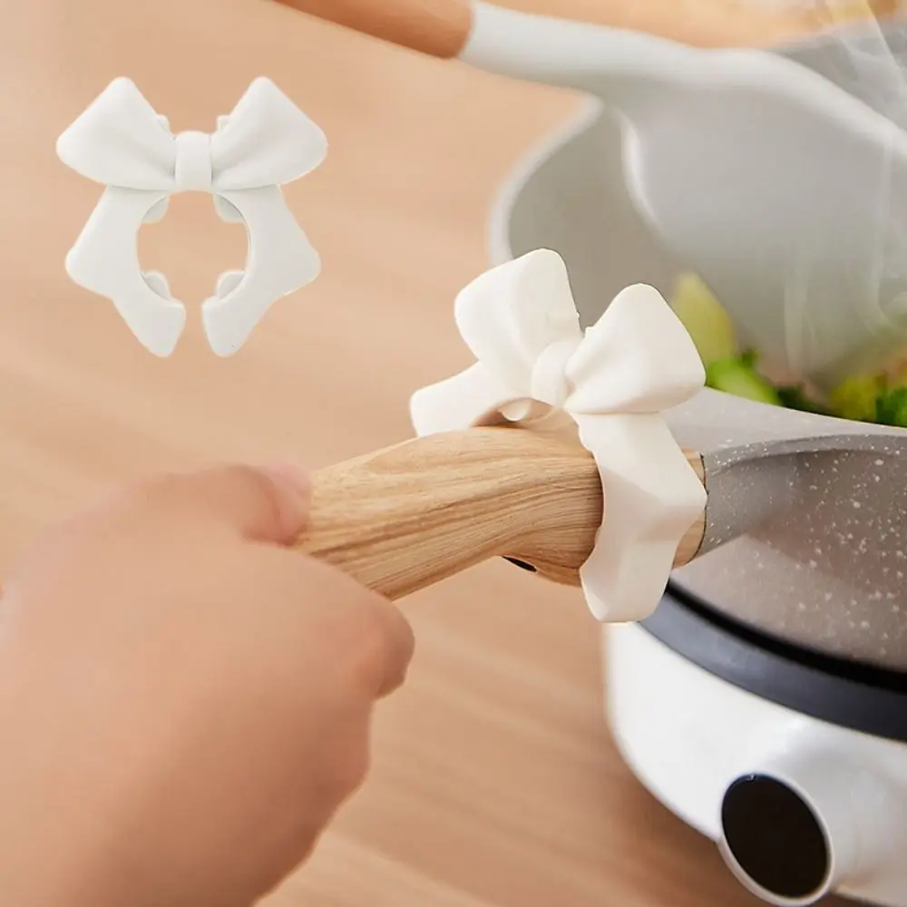 5pcs Anti-Overflow Bow Spatula Holder Non-Slip Base Heat Resistant Spatula Protective Rack Space Saving Silicone
5pcs Anti-Overflow Bow Spatula Holder Non-Slip Base Heat Resistant Spatula Protective Rack Space Saving Silicone