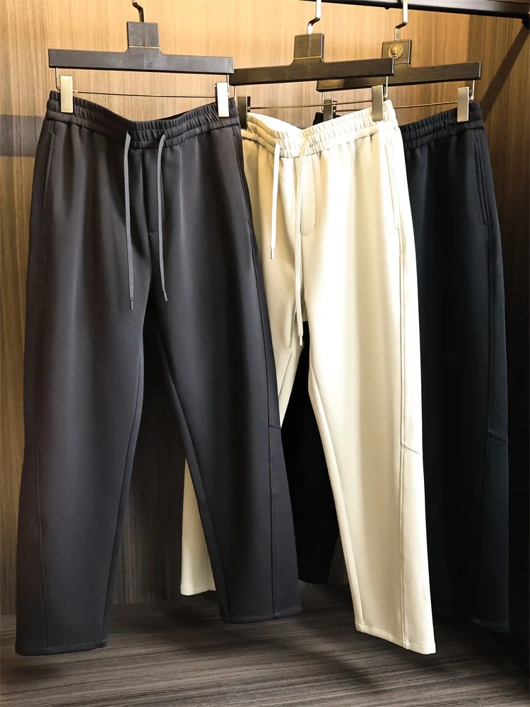 Приятные для кожи мягкие мужские повседневные брюки Cosite с воздушным слоем, свободные брюки прямого кроя с 3D пошивкой, утягивающий цвет, осенняя одежда
Приятные для кожи мягкие мужские повседневные брюки Cosite с воздушным слоем, свободные брюки прямого кроя с 3D пошивкой, утягивающий цвет, осенняя одежда