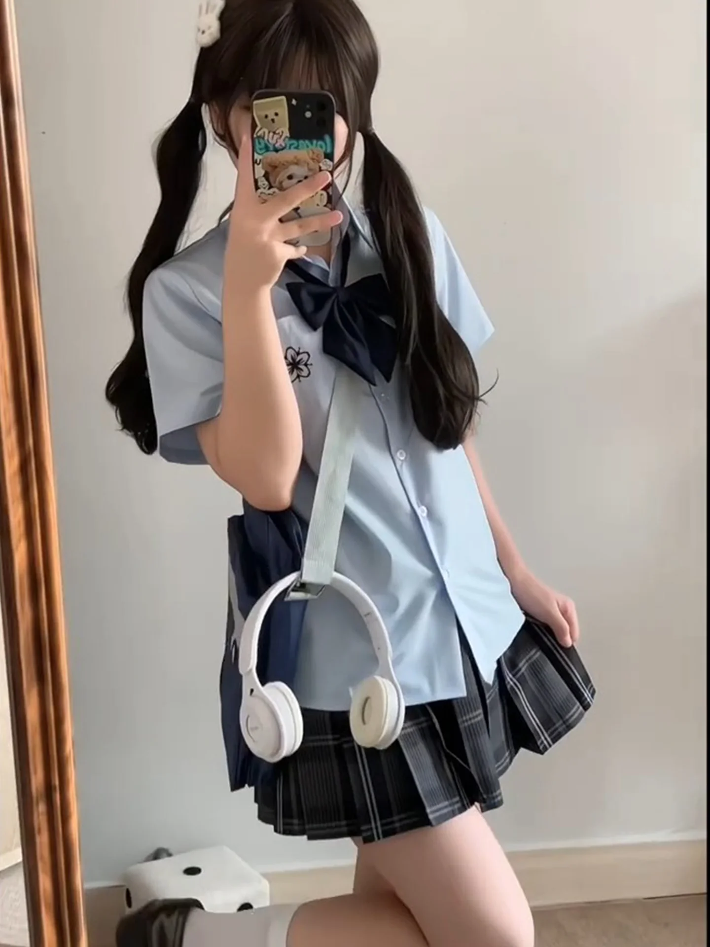 Свободная базовая футболка с коротким рукавом и вышивкой в японском стиле, женская летняя универсальная блузка в стиле JK, из полиэстера
Свободная базовая футболка с коротким рукавом и вышивкой в японском стиле, женская летняя универсальная блузка в стиле JK, из полиэстера