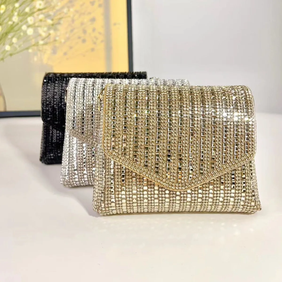 Rhinestone Squarechange Bag Clutch Full Diamond Messenger Bag Sequin Glamour Party Clutch Niche Design Diamond-Studded Mini Bag
Rhinestone Squarechange Bag Clutch Full Diamond Messenger Bag Sequin Glamour Party Clutch Niche Design Diamond-Studded Mini Bag