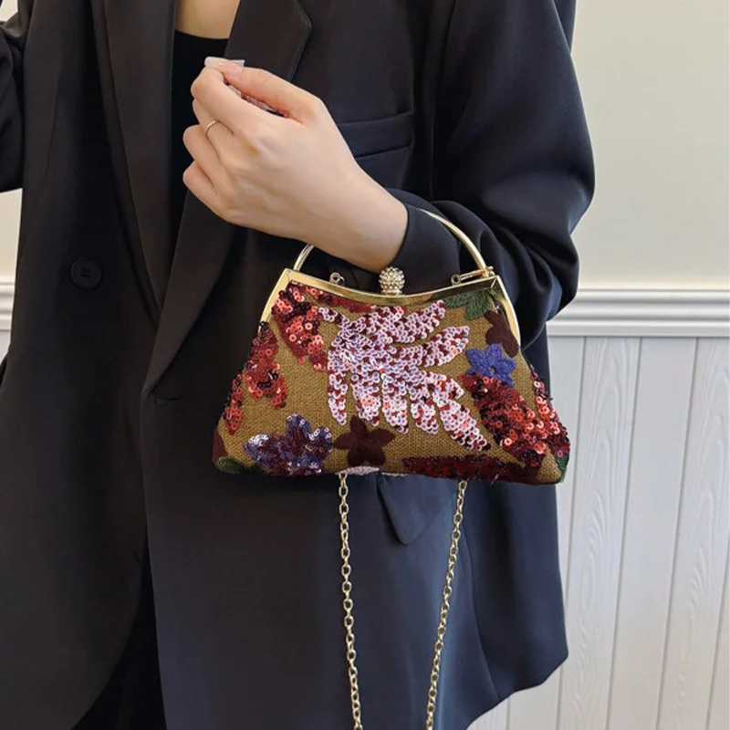 Retro Fashion Embroidered Floral Handbag Small Flower Design Women's Evening Bag 2025 Party Messenger Bag Women's Chain Handbag
Retro Fashion Embroidered Floral Handbag Small Flower Design Women's Evening Bag 2025 Party Messenger Bag Women's Chain Handbag