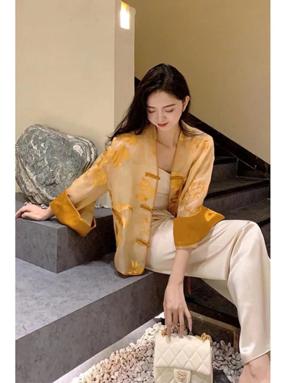 New Chinese Sle Embroidered irt Set Women's High-End Yellow Button Two-Piece Suit Traditional Tang Costume Faionable En...
New Chinese Sle Embroidered irt Set Women's High-End Yellow Button Two-Piece Suit Traditional Tang Costume Faionable En...