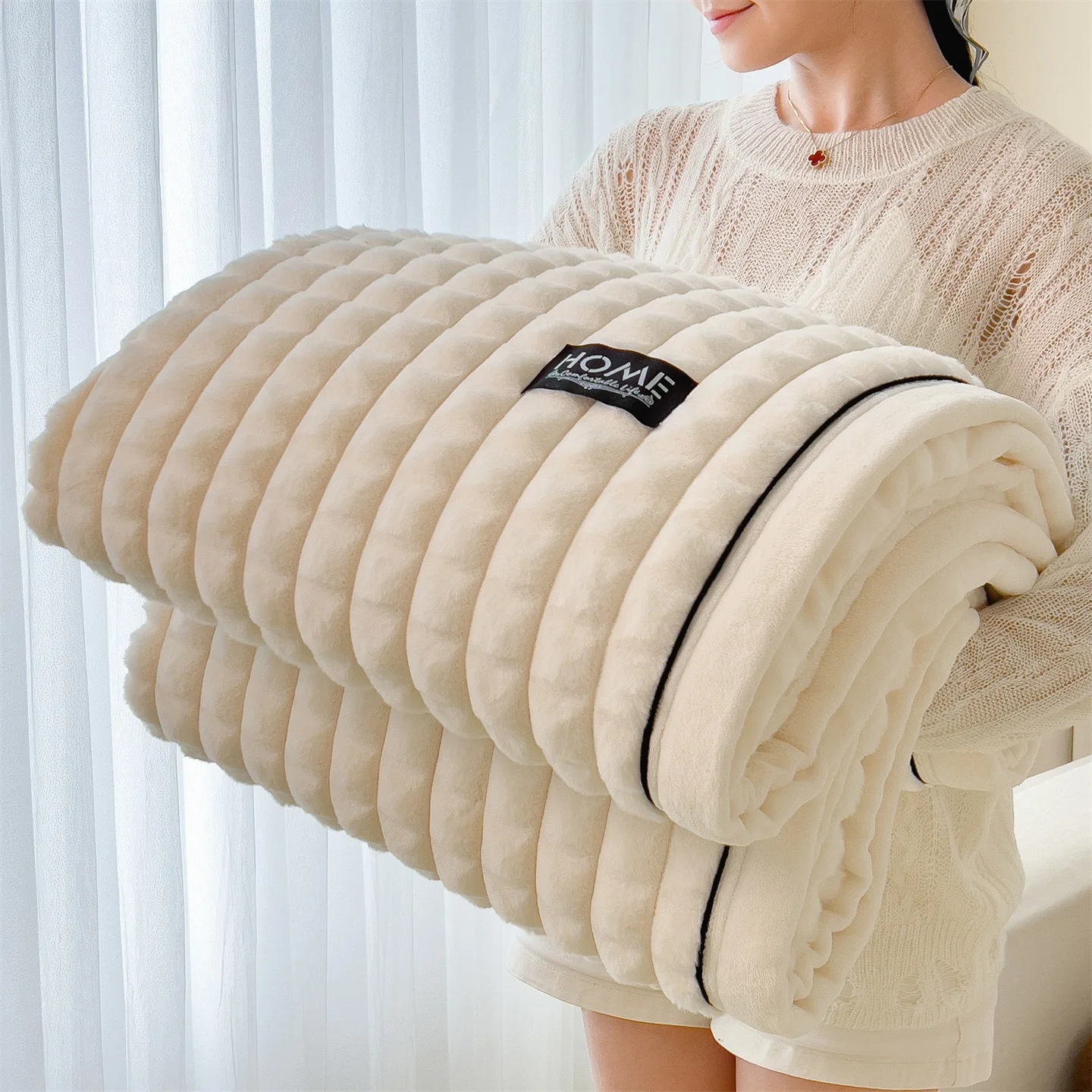 Winter Thickened Blanket Double Layer Milk Velvet Office Sofa Nap Blanket Coral Velvet Multifunctional Leisure Blanket
Winter Thickened Blanket Double Layer Milk Velvet Office Sofa Nap Blanket Coral Velvet Multifunctional Leisure Blanket