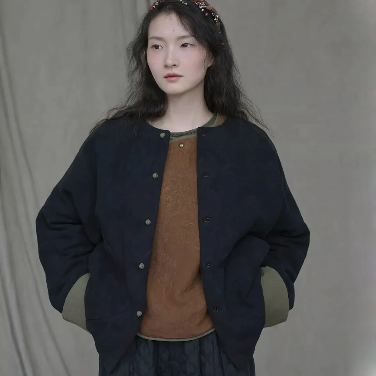 Eastern Aesthetic Cotton Linen Jacquard Jacket Womens Button-Down Blazer New Chinese Loose Quilted Outwear Coat Autumn Winter
Eastern Aesthetic Cotton Linen Jacquard Jacket Womens Button-Down Blazer New Chinese Loose Quilted Outwear Coat Autumn Winter