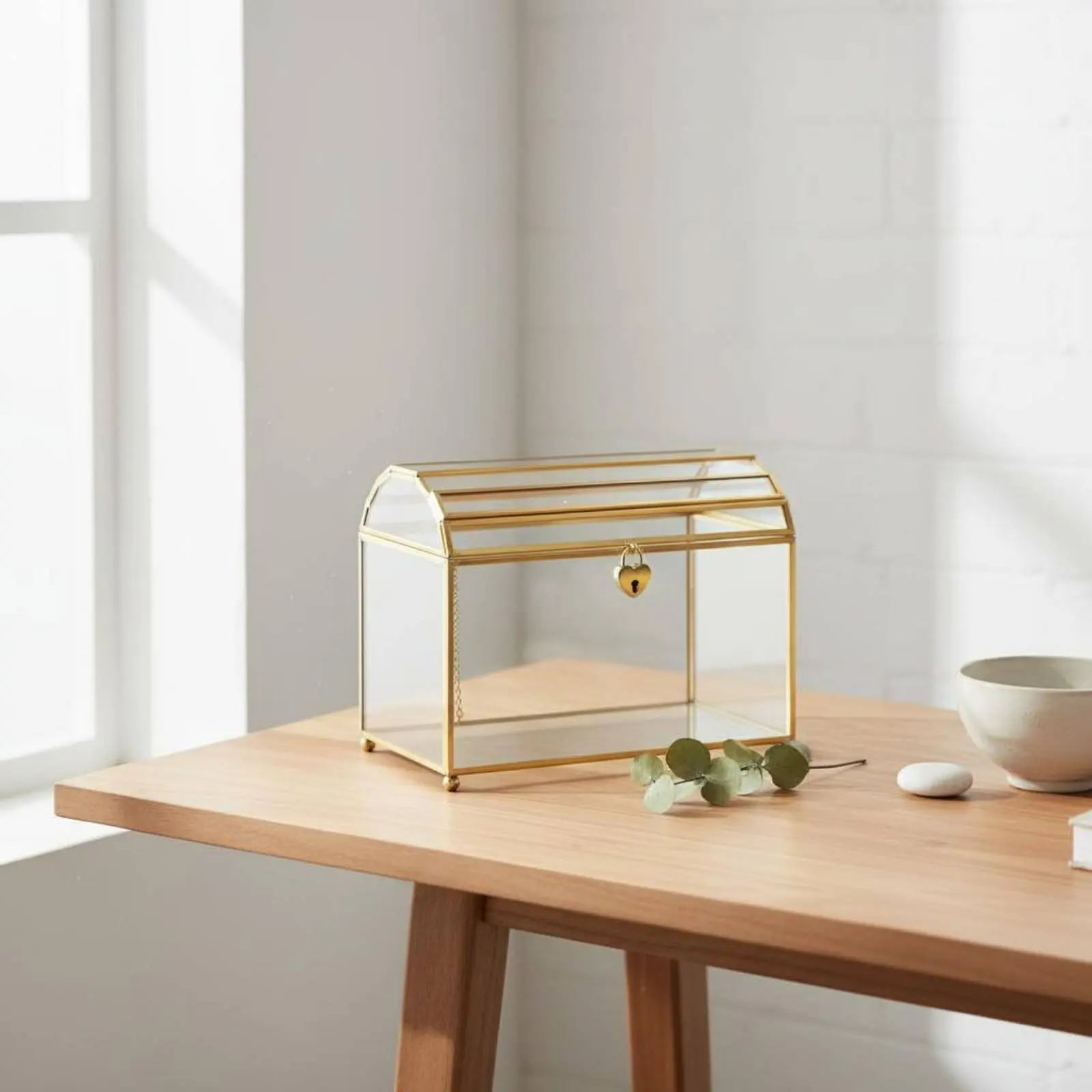 Golden Glass Card Box Nordic Design Heart Lock Display Box Glass Display Case Elegant Home Decor Dust Protection for Brides
Golden Glass Card Box Nordic Design Heart Lock Display Box Glass Display Case Elegant Home Decor Dust Protection for Brides