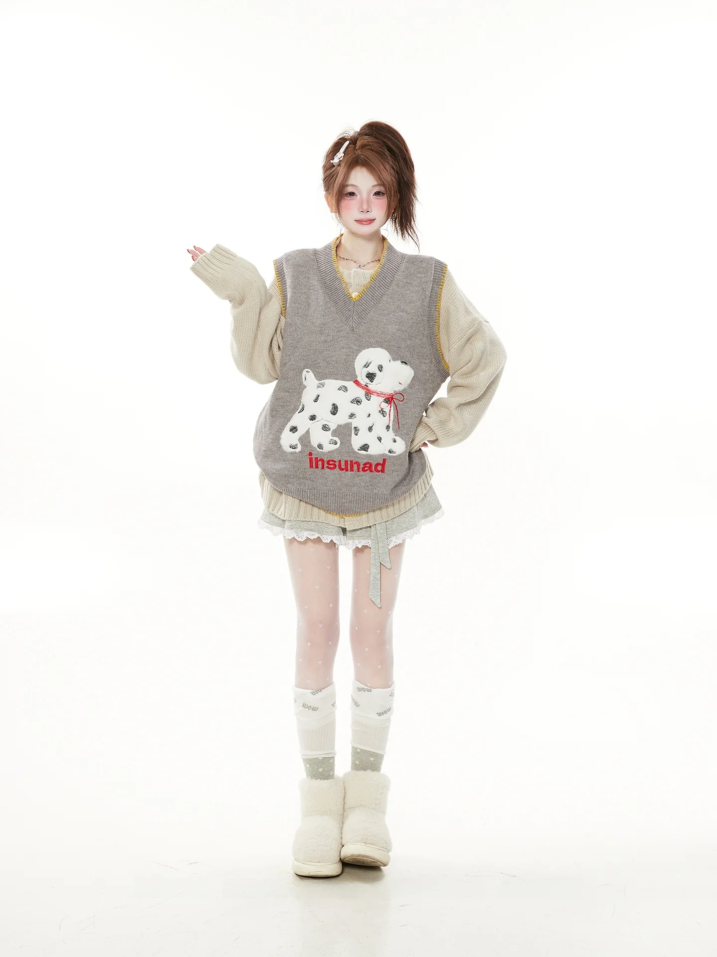 Женский вязаный жилет adu College Wave Point Little Dog Patchwork, свободный свитер с V-образным вырезом, модный, весна-осень
Женский вязаный жилет adu College Wave Point Little Dog Patchwork, свободный свитер с V-образным вырезом, модный, весна-осень