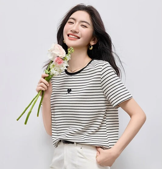 SENTUBILA Striped Soft Women T-shirt 2025 Summer Cotton Embroidery Casual O Neck Short Sleeve Knitted Basic Pullover 152T59363
SENTUBILA Striped Soft Women T-shirt 2025 Summer Cotton Embroidery Casual O Neck Short Sleeve Knitted Basic Pullover 152T59363