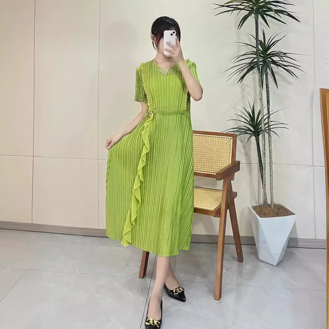 Pleats Original Dress 2024 Spring And Summer New Long-sleeved Elegant Dress Pleated Women Loose Solid Color Long Dress Belt
Pleats Original Dress 2024 Spring And Summer New Long-sleeved Elegant Dress Pleated Women Loose Solid Color Long Dress Belt