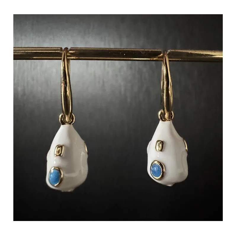 Enamel Glaze Earrings Oil Painting Earrings Electroplating Real Gold Retro French Stud Earrings Light Luxury Exquisite Women's J
Enamel Glaze Earrings Oil Painting Earrings Electroplating Real Gold Retro French Stud Earrings Light Luxury Exquisite Women's J