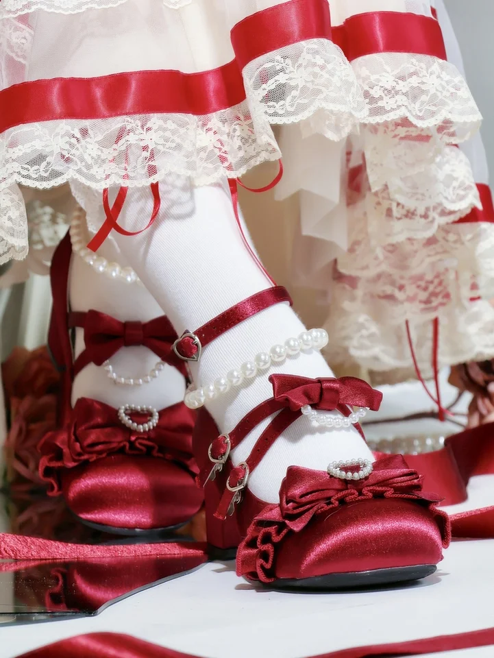 Japanese Original Cute Sweet Doll Round Head Mary Jane Lo Shoes Soft Girl Gorgeous Flower Marriage Lolita Bow Shoes Single Shoes
Japanese Original Cute Sweet Doll Round Head Mary Jane Lo Shoes Soft Girl Gorgeous Flower Marriage Lolita Bow Shoes Single Shoes