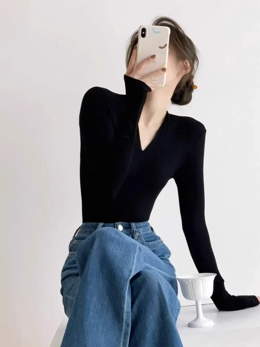 Elegant Black Long Sleeve Women's Base Shirt Slim Fit V-Neck Knitted Top Inner Wear for Autumn 2026 New Style Commute Style
Elegant Black Long Sleeve Women's Base Shirt Slim Fit V-Neck Knitted Top Inner Wear for Autumn 2026 New Style Commute Style