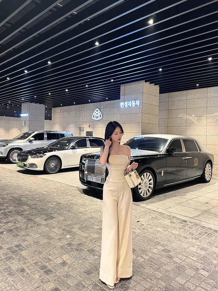 Женский костюм Bear Bear House: приталенный пиджак и брюки с высокой талией и широкими штанинами, удлиненный крой, дизайн Fibone, повседневная летняя одежда
Женский костюм Bear Bear House: приталенный пиджак и брюки с высокой талией и широкими штанинами, удлиненный крой, дизайн Fibone, повседневная летняя одежда