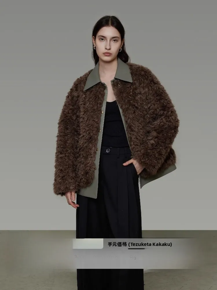 Original Design Faux Two-Piece Leather And Fur Integrated Women's Winter Coat Elegant Personality Youthful Style Long Sleeve
Original Design Faux Two-Piece Leather And Fur Integrated Women's Winter Coat Elegant Personality Youthful Style Long Sleeve