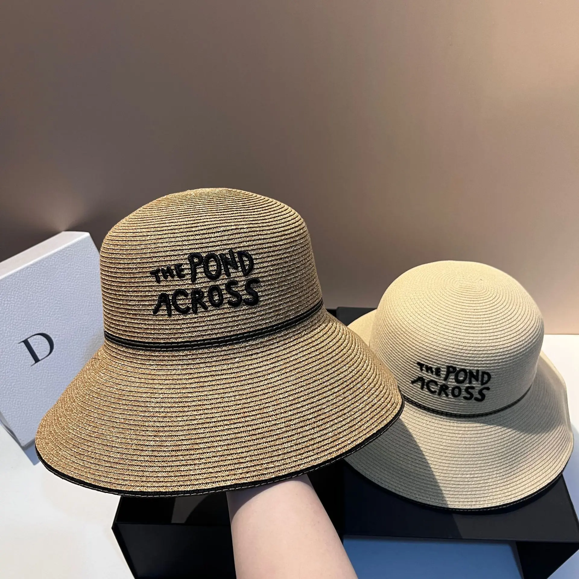 Summer large brim embroidery letter shade sun protection fine grass woven bucket hat outdoor beach foldable straw hat women
Summer large brim embroidery letter shade sun protection fine grass woven bucket hat outdoor beach foldable straw hat women