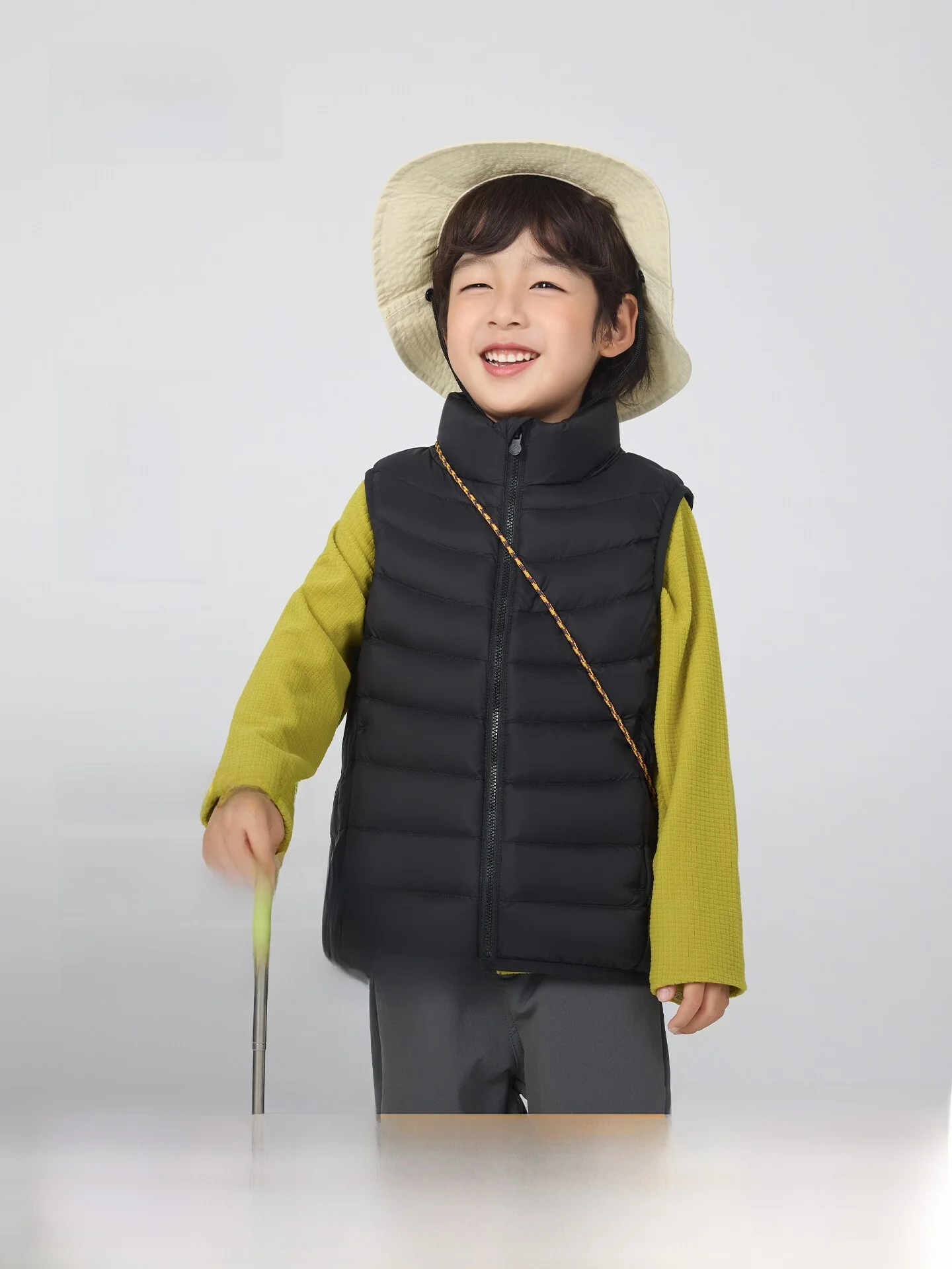 Новая весенняя детская стеганая куртка-жилет Bosideng для мальчиков и девочек, с четырехсторонней защитой, для школы, с воротником-стойкой, легкая
Новая весенняя детская стеганая куртка-жилет Bosideng для мальчиков и девочек, с четырехсторонней защитой, для школы, с воротником-стойкой, легкая