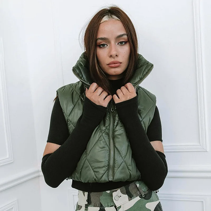 Product Fashion High Street Jacket Vest Thickened Warm Rhombus Stand-up Collar Short Bread Clothes Cotton Clothes Sleeveless Top
Product Fashion High Street Jacket Vest Thickened Warm Rhombus Stand-up Collar Short Bread Clothes Cotton Clothes Sleeveless Top