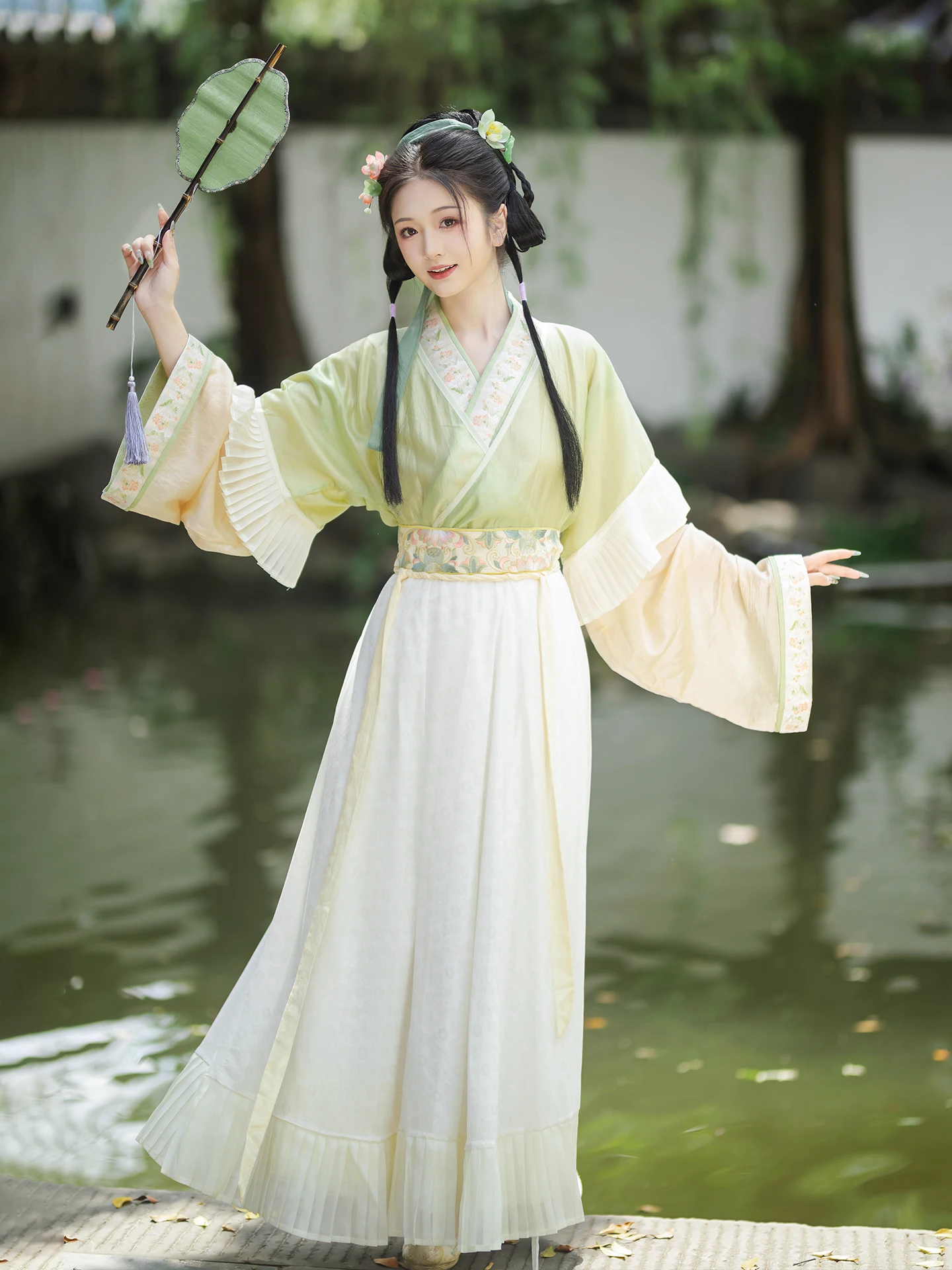 Original Hanfu Women's Spring Summer Embroidered Han Su Daily Wear Floral Print Skirt Set Traditional Chinese Costume
Original Hanfu Women's Spring Summer Embroidered Han Su Daily Wear Floral Print Skirt Set Traditional Chinese Costume
