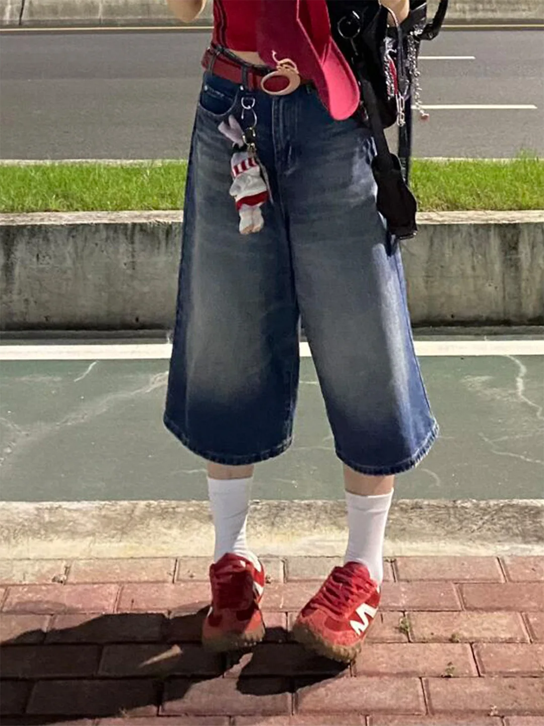 High Waist Wide Leg Denim Shorts Women's Loose Fit Vintage Style Summer New Arrival Casual Comfortable Jeans Pants
High Waist Wide Leg Denim Shorts Women's Loose Fit Vintage Style Summer New Arrival Casual Comfortable Jeans Pants