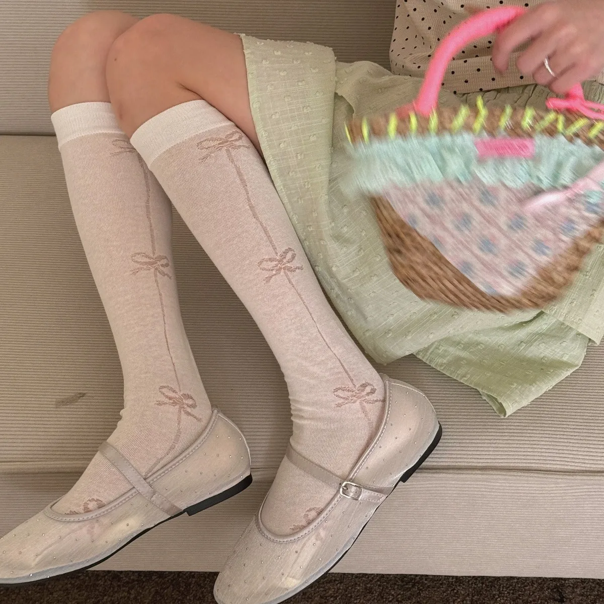Summer Thin Breathable Bow Patterned Women's Calf Socks Lolita Style Sweet Cream Colored Mid-Tube Socks Wholesale
Summer Thin Breathable Bow Patterned Women's Calf Socks Lolita Style Sweet Cream Colored Mid-Tube Socks Wholesale