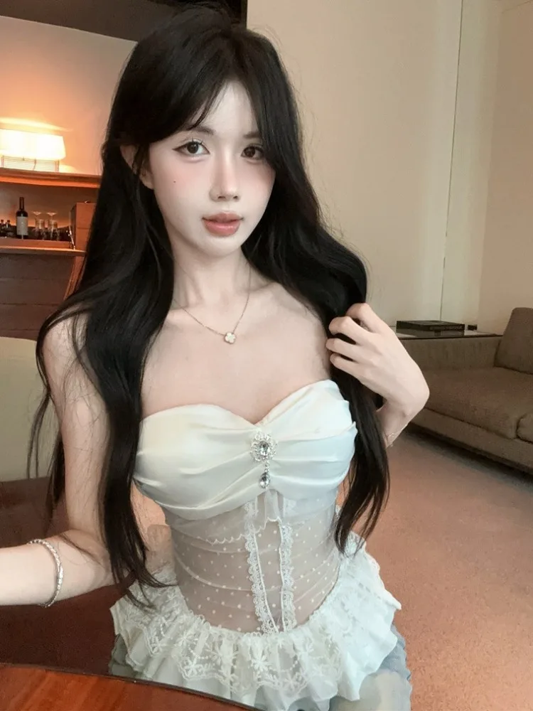 Sexy Splice Lace Strap Vest Women's Summer New Style Pure Desire Beautiful Back See through Short Top with Chest Pad City Walk
Sexy Splice Lace Strap Vest Women's Summer New Style Pure Desire Beautiful Back See through Short Top with Chest Pad City Walk
