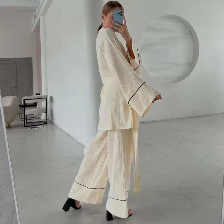 Новый плиссированный комплект из топа и брюк, домашняя одежда с галстуком-бабочкой, длинный свек с v-образным вырезом, осенний обычный тонкий комплект для молодых женщин
Новый плиссированный комплект из топа и брюк, домашняя одежда с галстуком-бабочкой, длинный свек с v-образным вырезом, осенний обычный тонкий комплект для молодых женщин