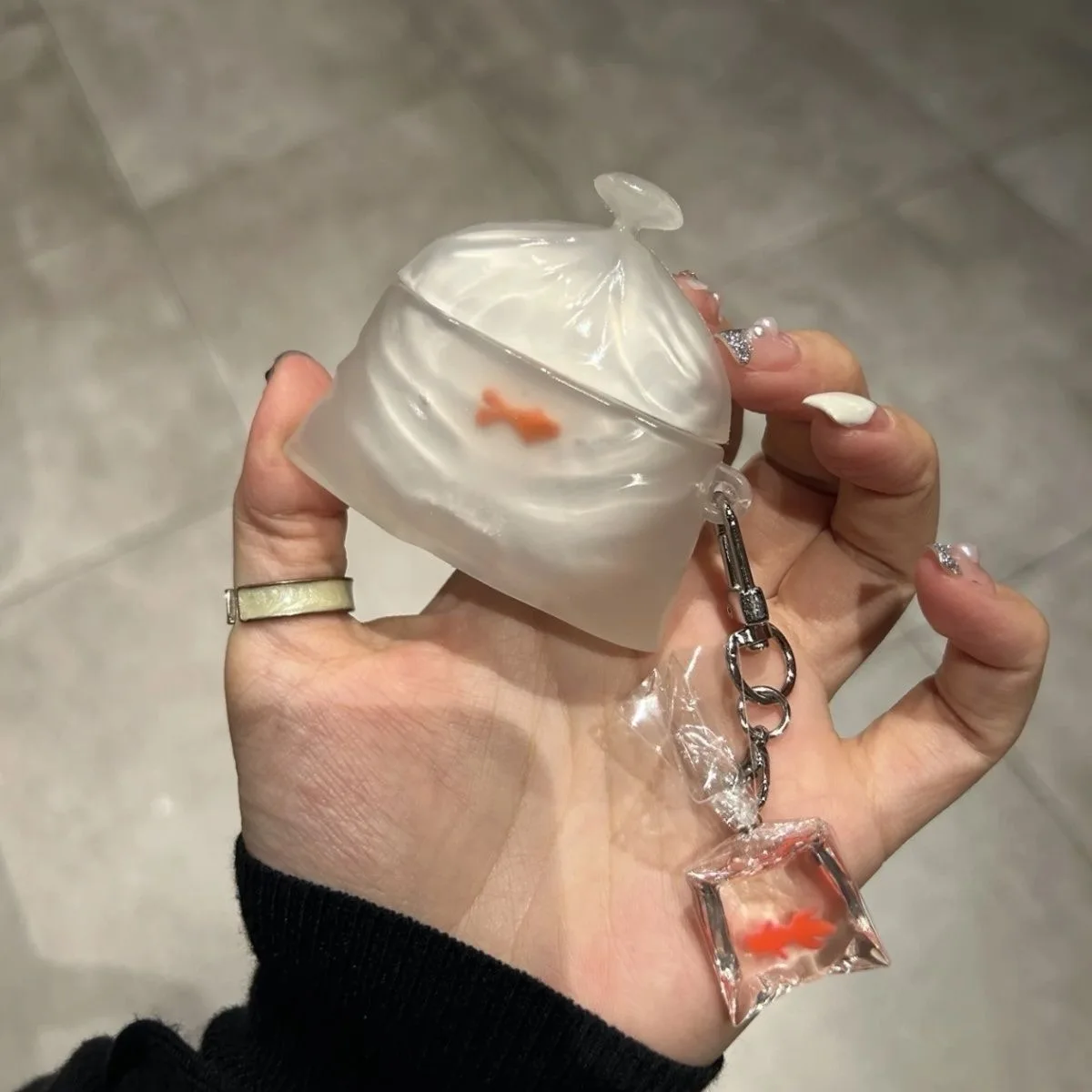 Transparent silicone earphone protective case for Apple AirPods 4th generation protective case Pro2
Transparent silicone earphone protective case for Apple AirPods 4th generation protective case Pro2