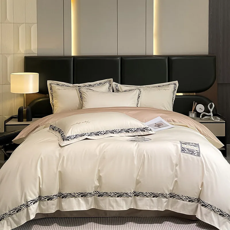 Light luxury style 200S Xinjiang cotton four-piece set high-end embroidered pure cotton new quilt cover bed linen bedding
Light luxury style 200S Xinjiang cotton four-piece set high-end embroidered pure cotton new quilt cover bed linen bedding