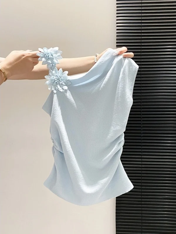 Women's Slim Fit Tank Top with Side Flowers Design Sleeveless Vest Korean Style Commute Fashion Summer Clothing
Women's Slim Fit Tank Top with Side Flowers Design Sleeveless Vest Korean Style Commute Fashion Summer Clothing