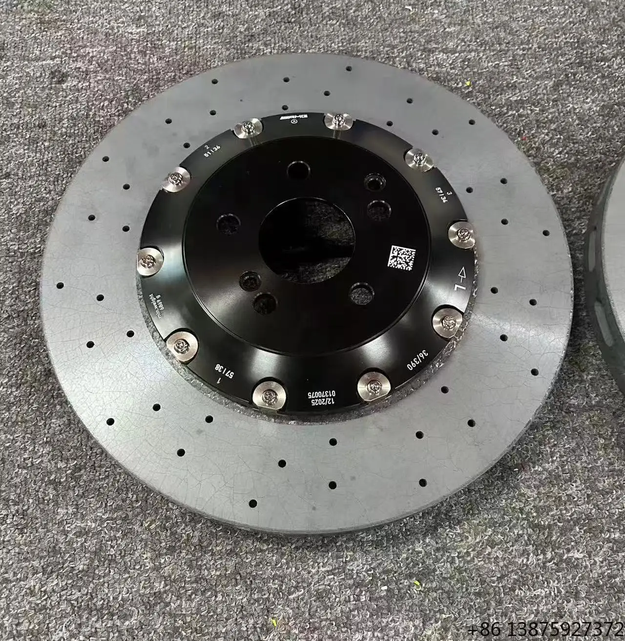 New OEM Tested Racing Front Carbon Ceramic Brake Disc for R8 RS3/RS4/RS5/RS6/RS7/RSQ5/S7/S6/S5/S4/S3 Upgrade Auto Brake
New OEM Tested Racing Front Carbon Ceramic Brake Disc for R8 RS3/RS4/RS5/RS6/RS7/RSQ5/S7/S6/S5/S4/S3 Upgrade Auto Brake