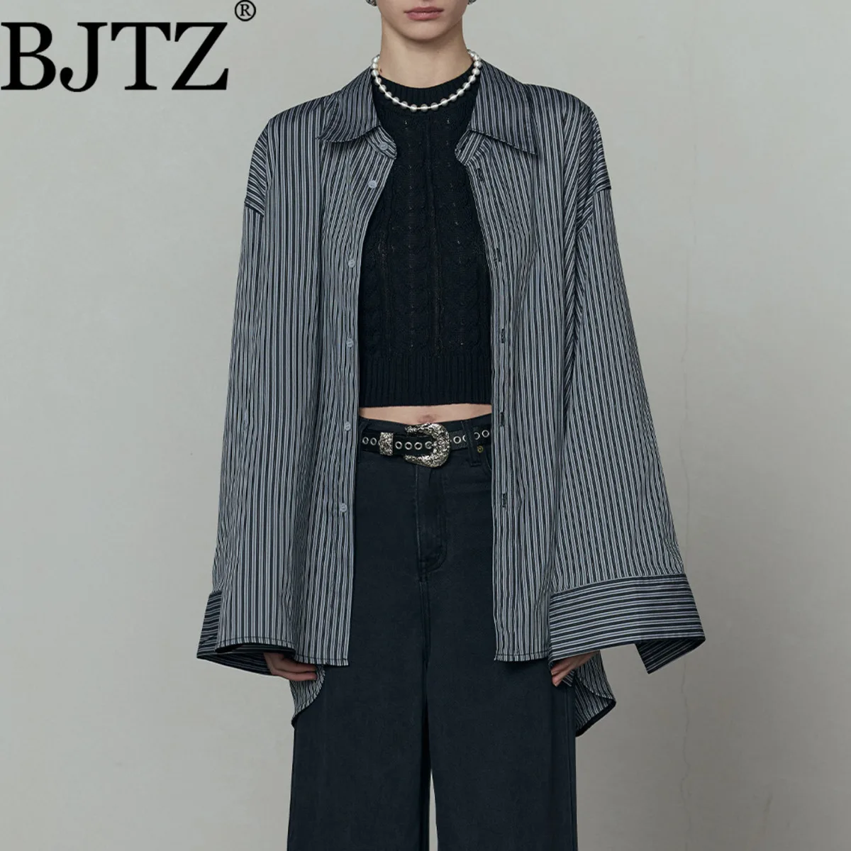 BJTZ Temperament Niche Designer Loose Shirt&blouse For Woman 2025 Spring Autumn New Elegant Striped Lapel Female Shirts Oufit
BJTZ Temperament Niche Designer Loose Shirt&blouse For Woman 2025 Spring Autumn New Elegant Striped Lapel Female Shirts Oufit