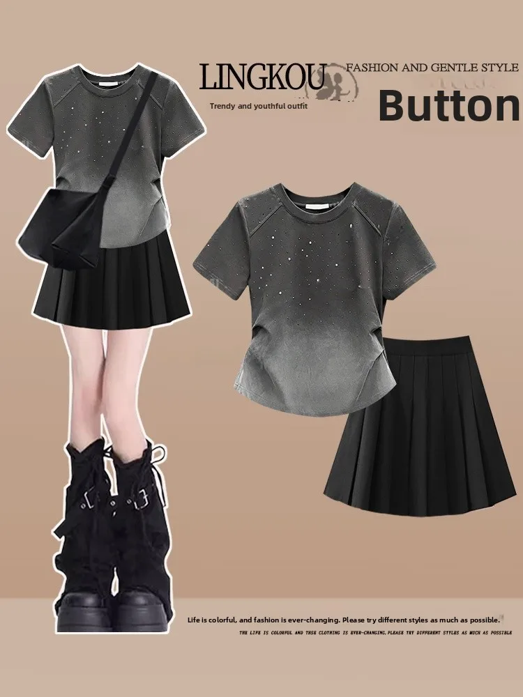 Fashionable plus Size Summer Outfit Women's Gradient Short Sleeve T-Shirt Shoulder Length Top with Pleated Skirt Two Pie...
Fashionable plus Size Summer Outfit Women's Gradient Short Sleeve T-Shirt Shoulder Length Top with Pleated Skirt Two Pie...