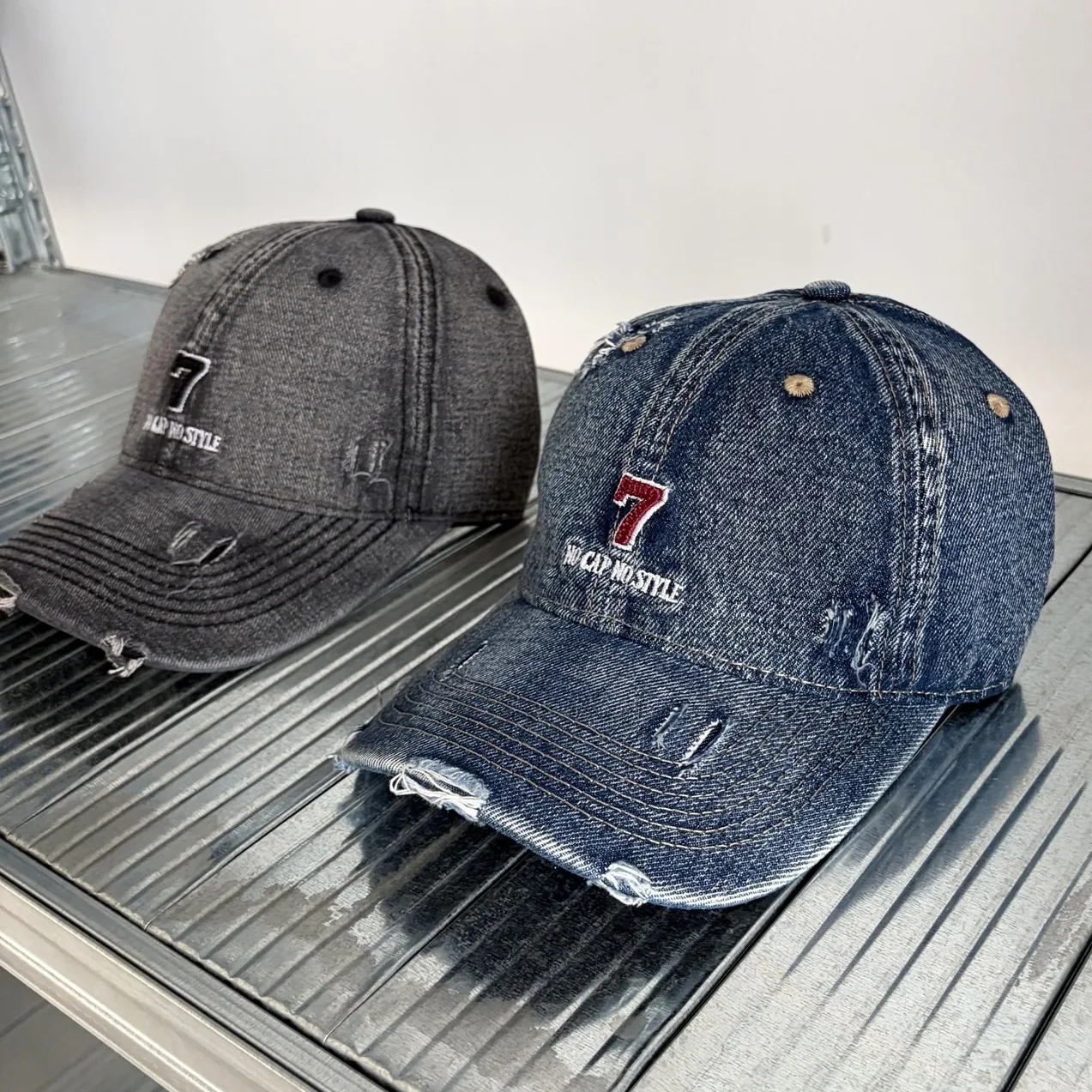 Vintage Washed Denim Number 7 Baseball Cap High-quality and Versatile with Polished Edges and Duckbill Cap
Vintage Washed Denim Number 7 Baseball Cap High-quality and Versatile with Polished Edges and Duckbill Cap