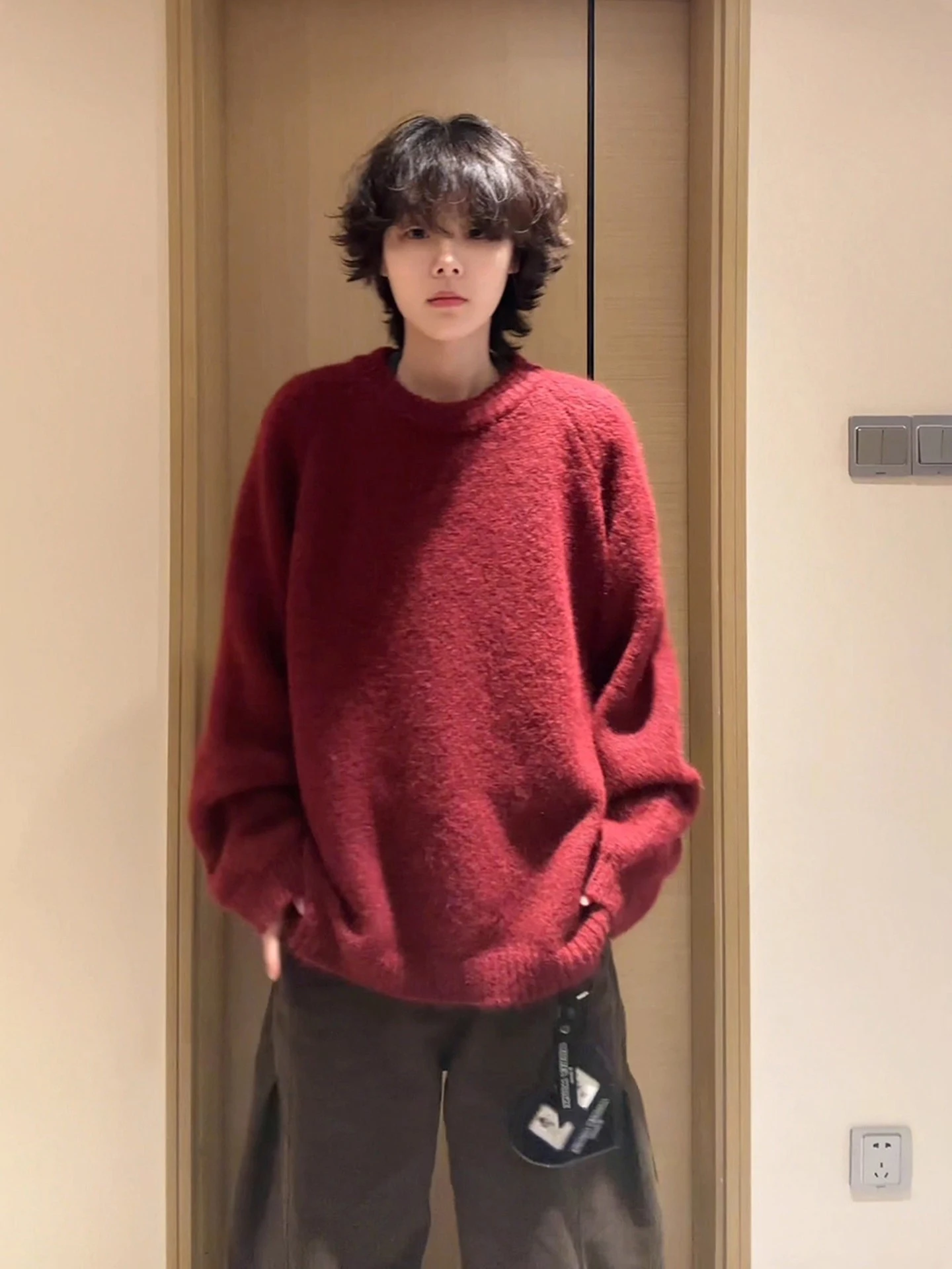 Винно-красный мужской вязаный свитер с круглым вырезом и вставкой, зимний повседневный длинный свек, топ Quali, брендовая основа irt
Винно-красный мужской вязаный свитер с круглым вырезом и вставкой, зимний повседневный длинный свек, топ Quali, брендовая основа irt