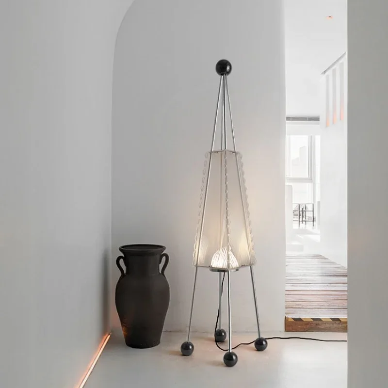 Nordic Modern Light and Shadow Design Living Room Floor Lamp Light Luxury Bedroom Bedside Lamp Home Art Decoration Standing Lamp
Nordic Modern Light and Shadow Design Living Room Floor Lamp Light Luxury Bedroom Bedside Lamp Home Art Decoration Standing Lamp