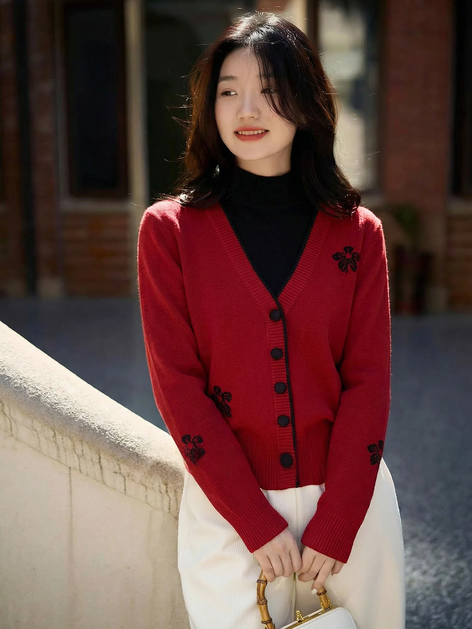 Женская вязаная кофта Chivirin с вышивкой, длинный рукав, высокий воротник, весна-осень, ретро-стиль
Женская вязаная кофта Chivirin с вышивкой, длинный рукав, высокий воротник, весна-осень, ретро-стиль