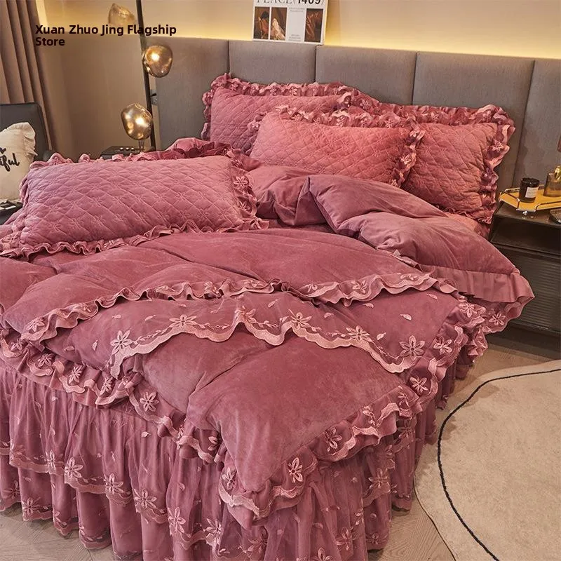 Thickened Crystal Velvet Bed Skirt Single Piece European Lace Anti-slip Bed Cover Duvet Quilt Cover for Winter Warmth
Thickened Crystal Velvet Bed Skirt Single Piece European Lace Anti-slip Bed Cover Duvet Quilt Cover for Winter Warmth