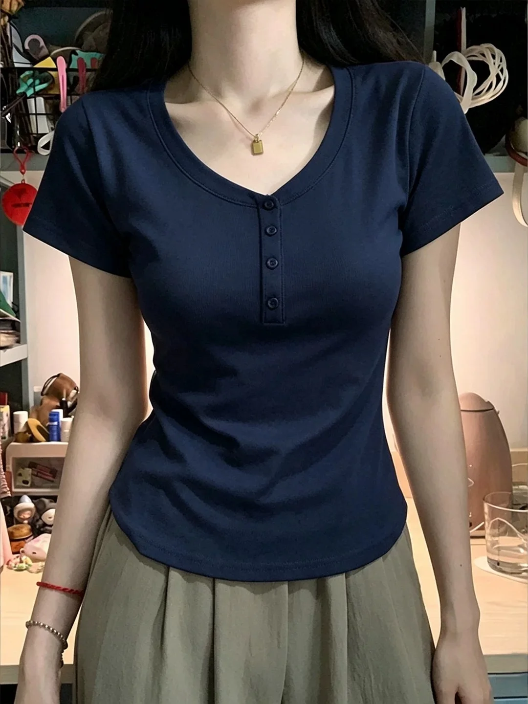 Summer Women's V-Neck Short Sleeve T-Shirt 95 Cotton Button up Slim Fit Versatile plus Size Base Layer Simple Style Top
Summer Women's V-Neck Short Sleeve T-Shirt 95 Cotton Button up Slim Fit Versatile plus Size Base Layer Simple Style Top
