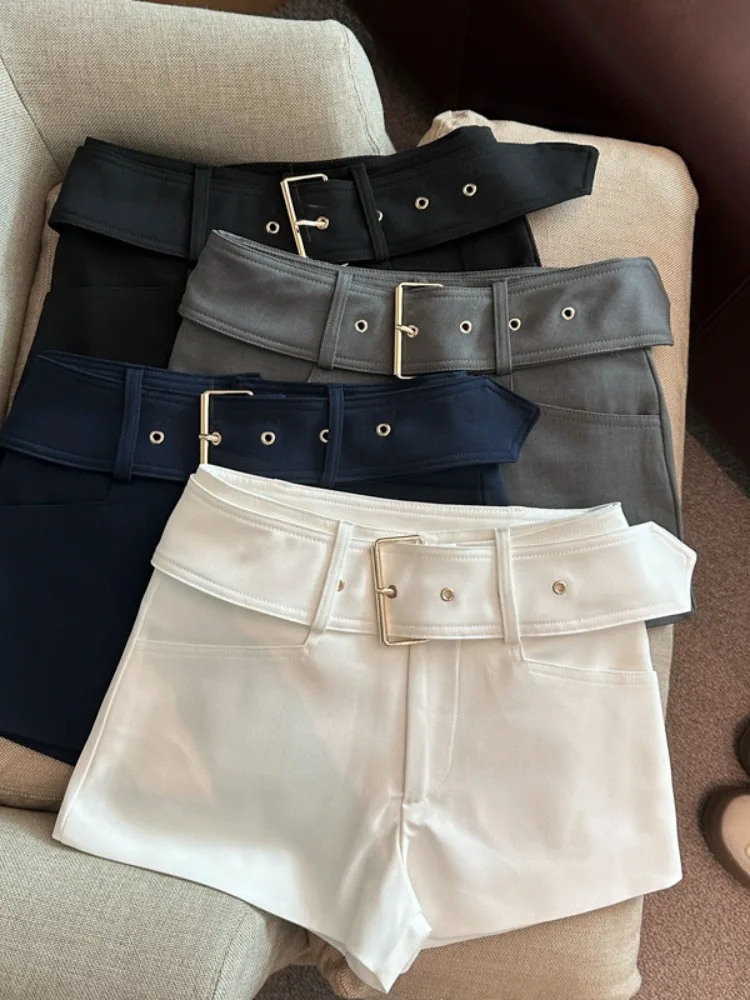 Korean Style High Waist Wide Leg Short Pants Women's Fashionable Slimming Belt Decorated Spring Summer New Arrival Hot Pants
Korean Style High Waist Wide Leg Short Pants Women's Fashionable Slimming Belt Decorated Spring Summer New Arrival Hot Pants