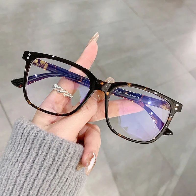 Polarized Sunglasses Men Women Round Frame Sun Glasses Travel Cycling Sunglasses UV400 Anti-Blue Light Blocking Glasses
Polarized Sunglasses Men Women Round Frame Sun Glasses Travel Cycling Sunglasses UV400 Anti-Blue Light Blocking Glasses