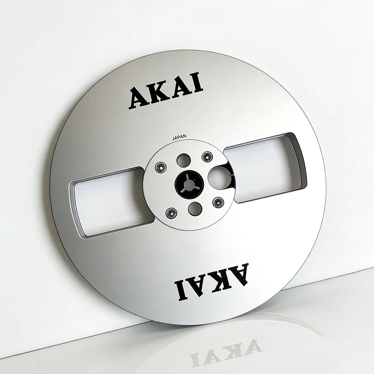 Новая алюминиевая пустая катушка 7 x 1/4 дюйма для магнитофонов AKAI, пустая катушка для намотки ленты для AKAI/TEAC/REVOX
Новая алюминиевая пустая катушка 7 x 1/4 дюйма для магнитофонов AKAI, пустая катушка для намотки ленты для AKAI/TEAC/REVOX