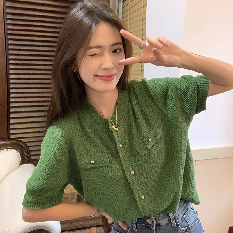 Korean Vintage Women's Knit Top Casual Elegant Summer Green Loose Single Breasted Short New 2025 Fashion Basic One Piece Clothes
Korean Vintage Women's Knit Top Casual Elegant Summer Green Loose Single Breasted Short New 2025 Fashion Basic One Piece Clothes