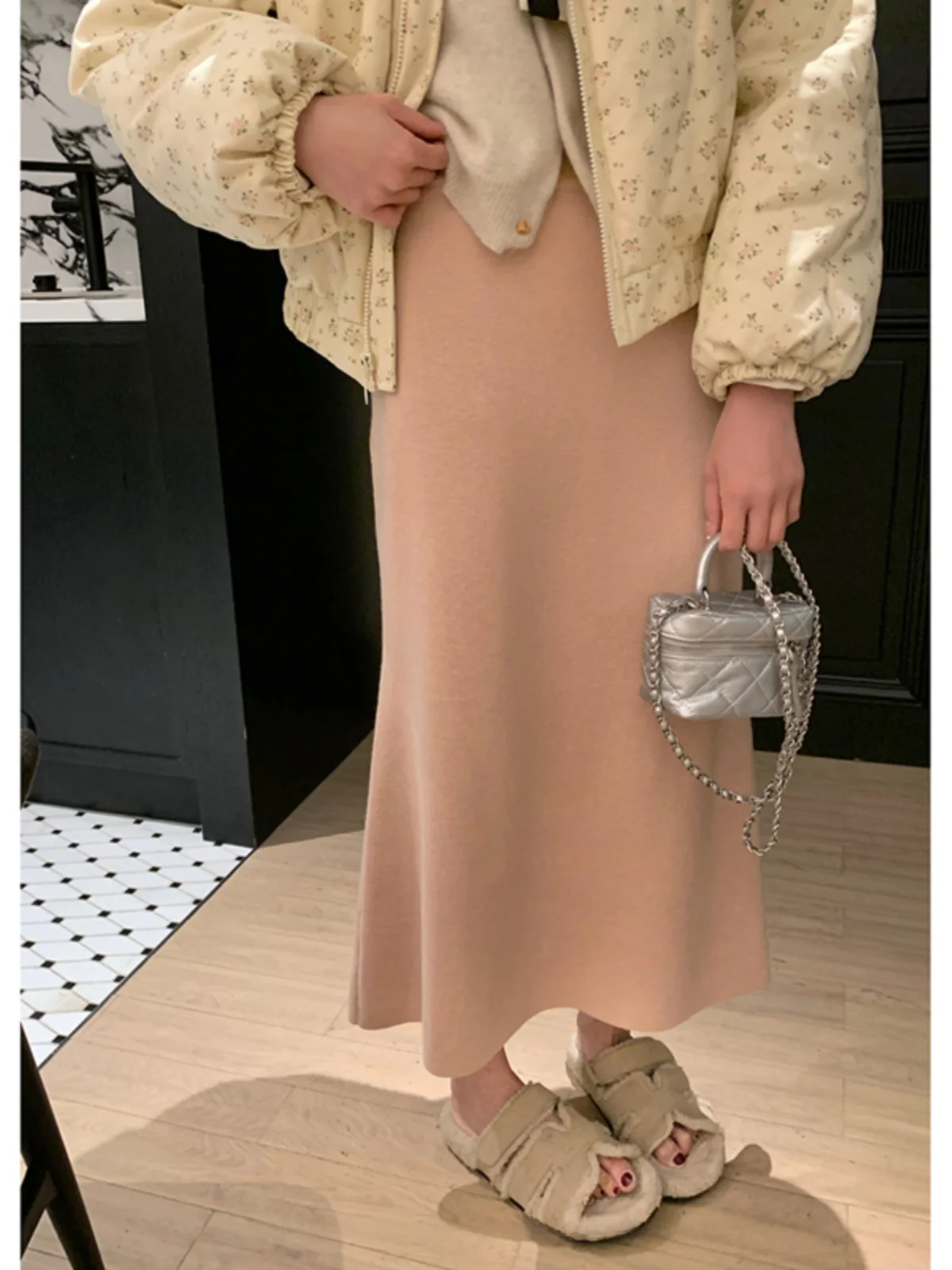 Pink Knitted High Waist A-Line Midi Skirt Women's Faion Autumn Winter New Sle Casual Comfortable Fit Bodycon Skirt
Pink Knitted High Waist A-Line Midi Skirt Women's Faion Autumn Winter New Sle Casual Comfortable Fit Bodycon Skirt