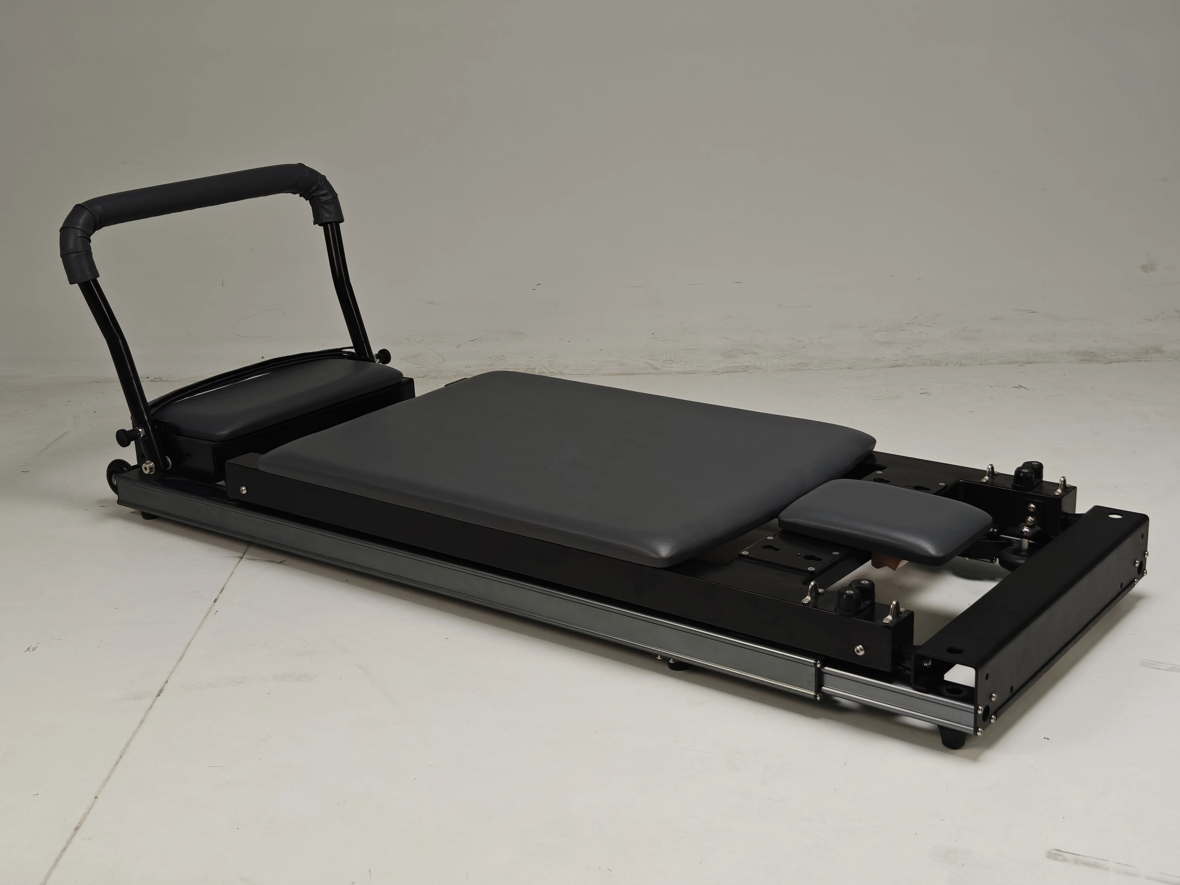 Household aluminum alloy core bed for OEM ODM studio Simple storage Space saving drawer type aluminum fitness bed
Household aluminum alloy core bed for OEM ODM studio Simple storage Space saving drawer type aluminum fitness bed