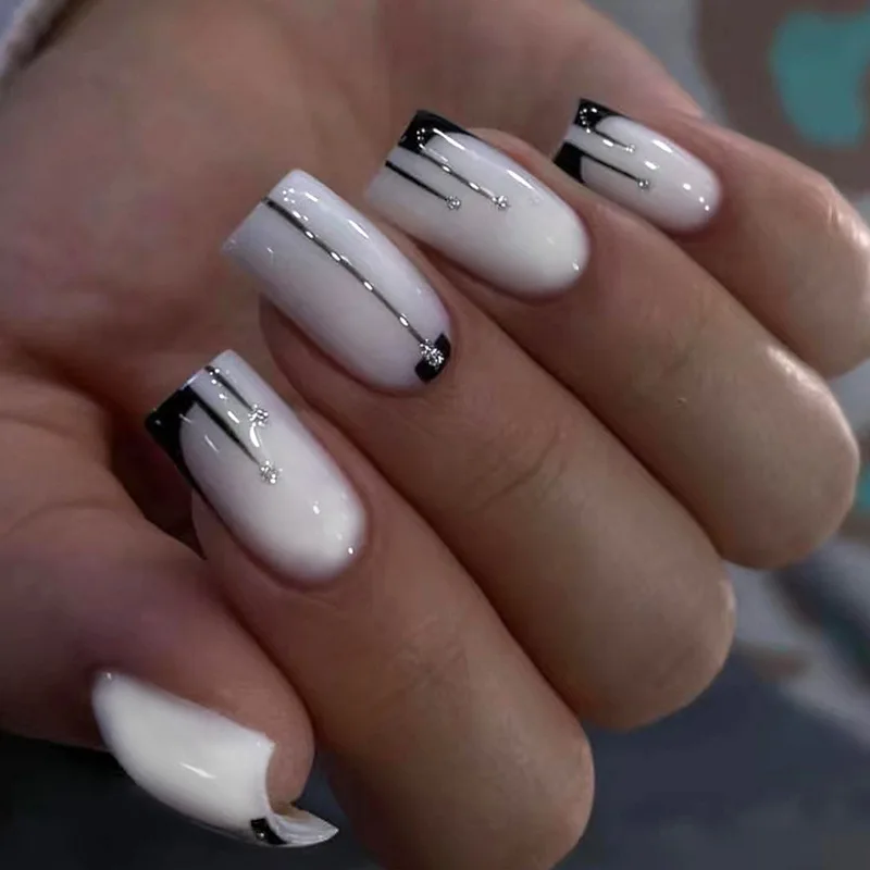 New Wearing Armor Mid-length Nail Art Niche High-end Unique Personality Embellishment Glitter Black and White Wearing Armor
New Wearing Armor Mid-length Nail Art Niche High-end Unique Personality Embellishment Glitter Black and White Wearing Armor