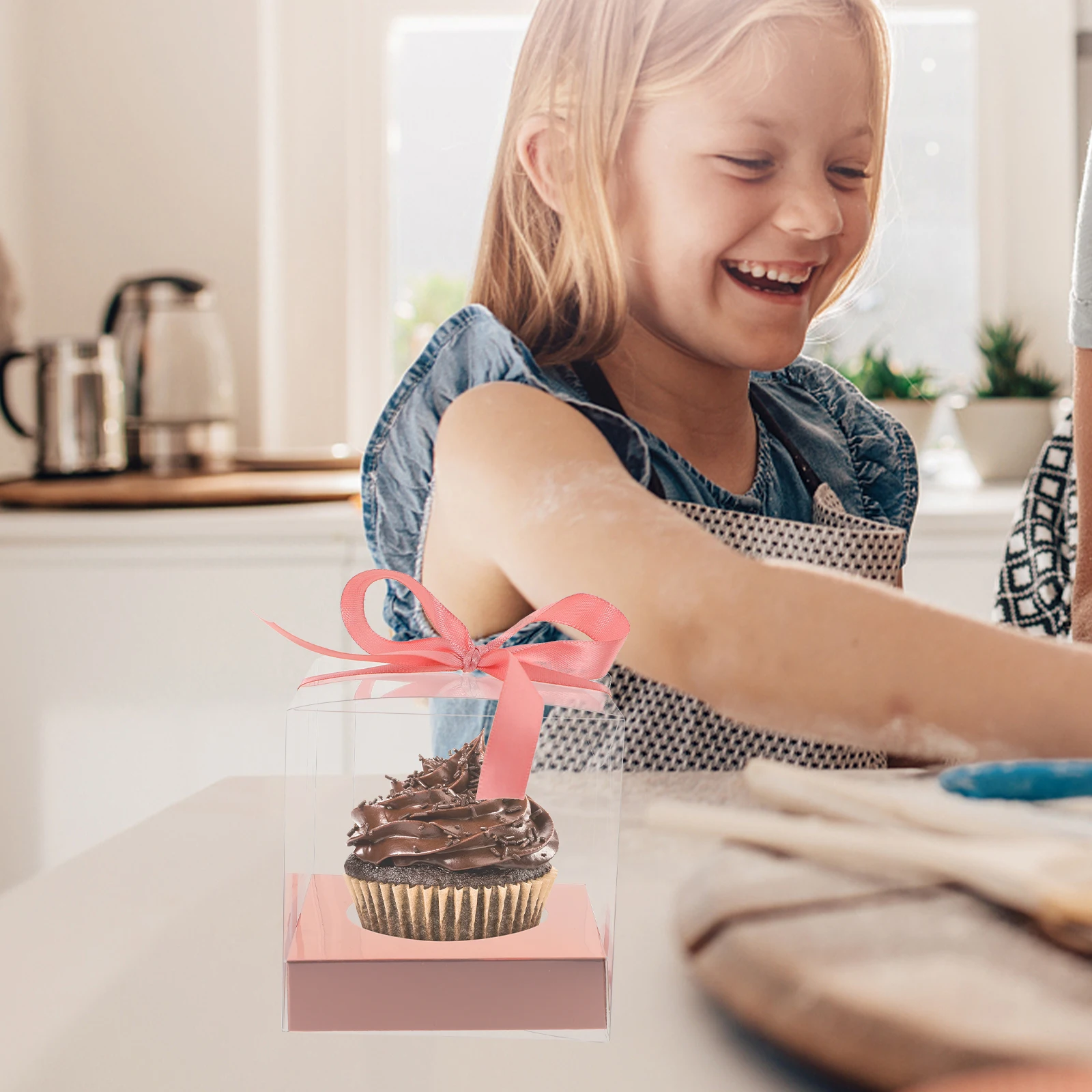 8pcs Bakery Boxes Small Cake Wrapping Mousse Packing Containers For Birthday Wedding Party Cupcake Storage Lightweight Portable 
8pcs Bakery Boxes Small Cake Wrapping Mousse Packing Containers For Birthday Wedding Party Cupcake Storage Lightweight Portable