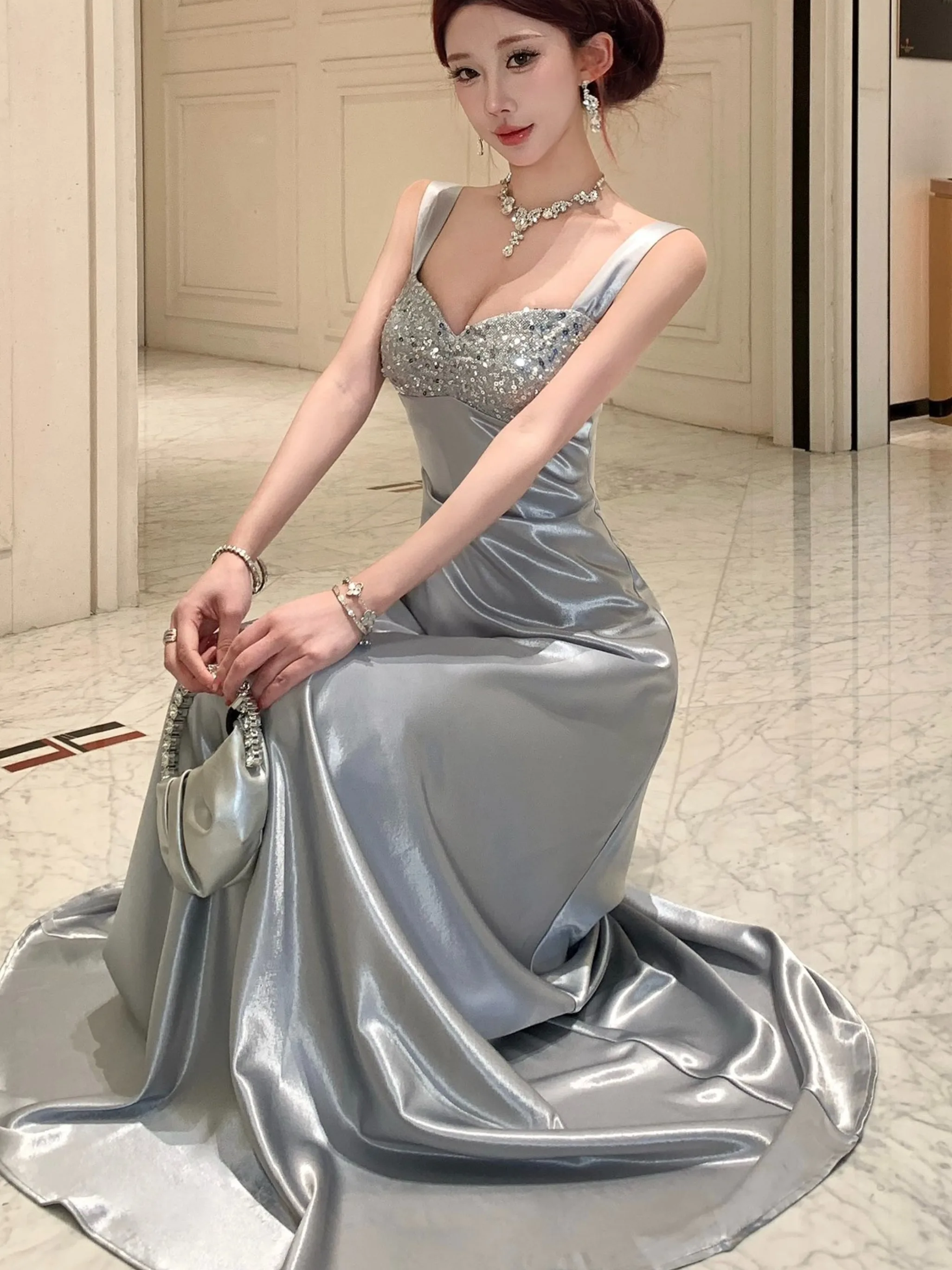 Slimming Sequin Patchwork Sexy Evening Gown High Waist A-Line Skirt Backless Long Dress for Party And Wedding Events
Slimming Sequin Patchwork Sexy Evening Gown High Waist A-Line Skirt Backless Long Dress for Party And Wedding Events